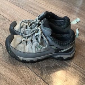 Keen Hiking Sneakers